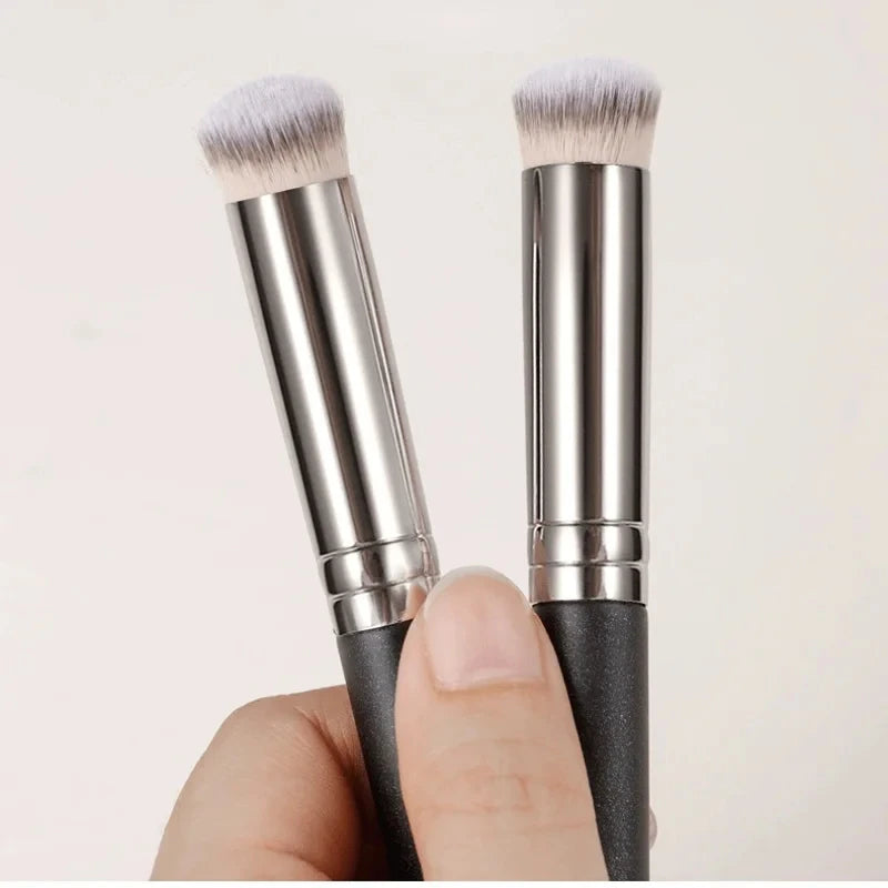 Dense Foundation & Concealer Brush – Precision Blending Tool