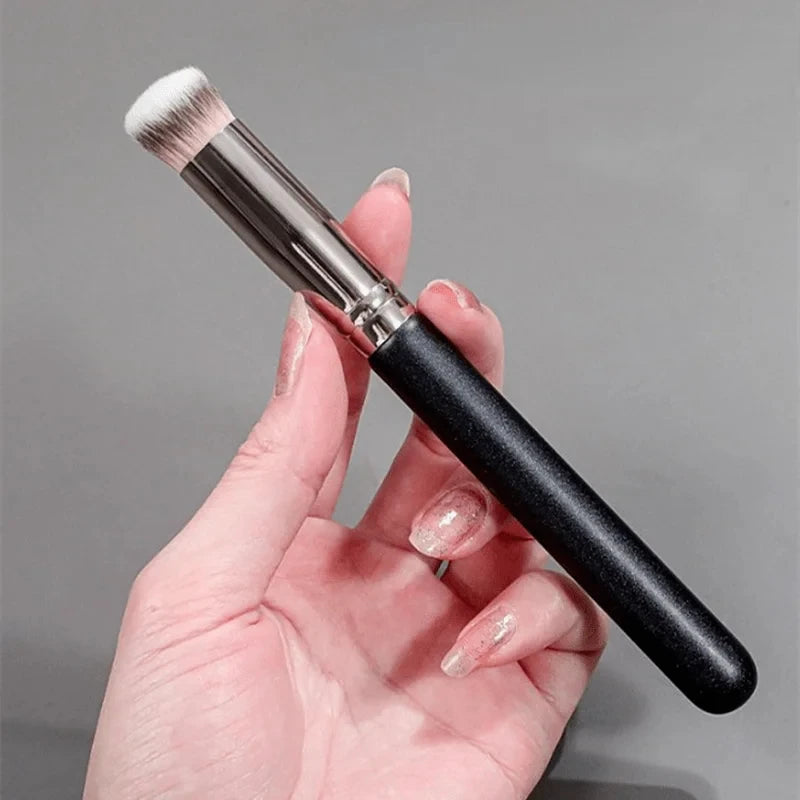 Dense Foundation & Concealer Brush – Precision Blending Tool